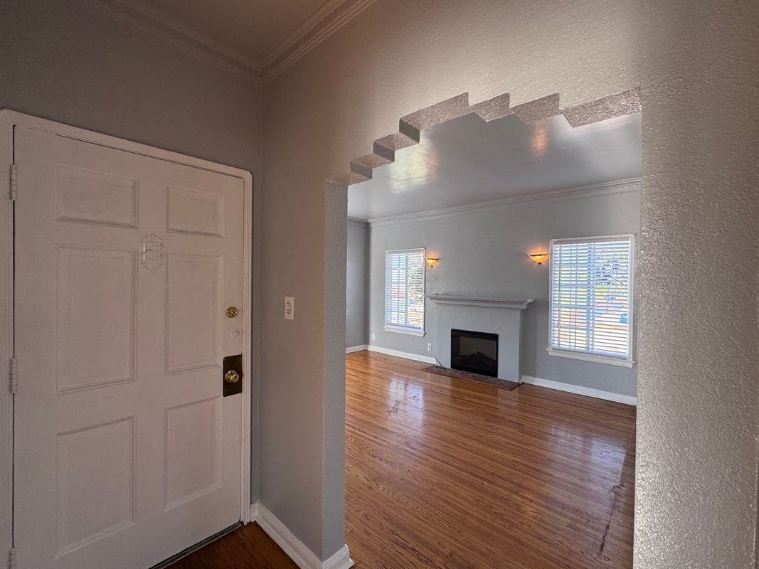 1722 W 79th St - Photo 3 of 17