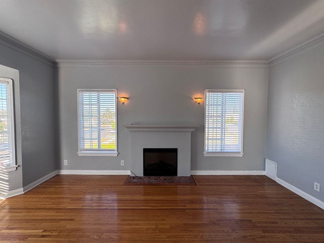 1722 W 79th St - Photo 4 of 17