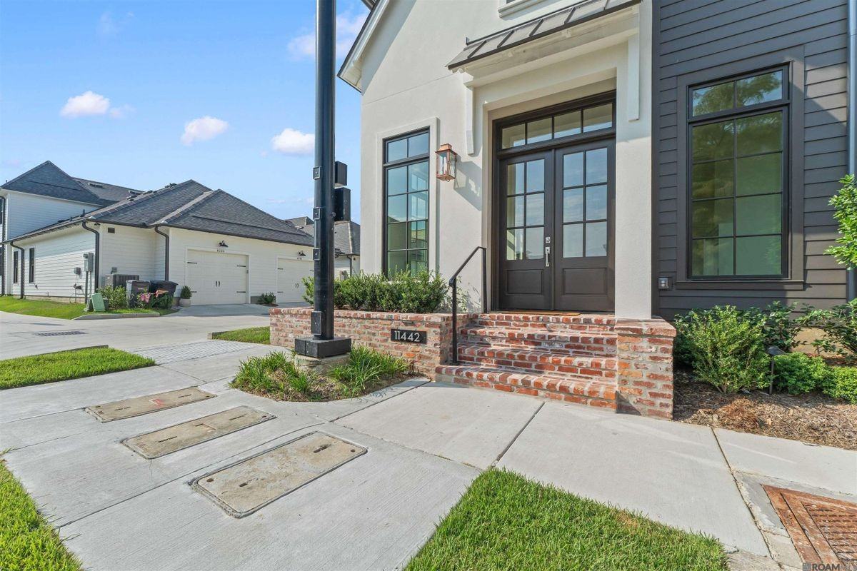 11442 Cotton Ln - Photo 2 of 23