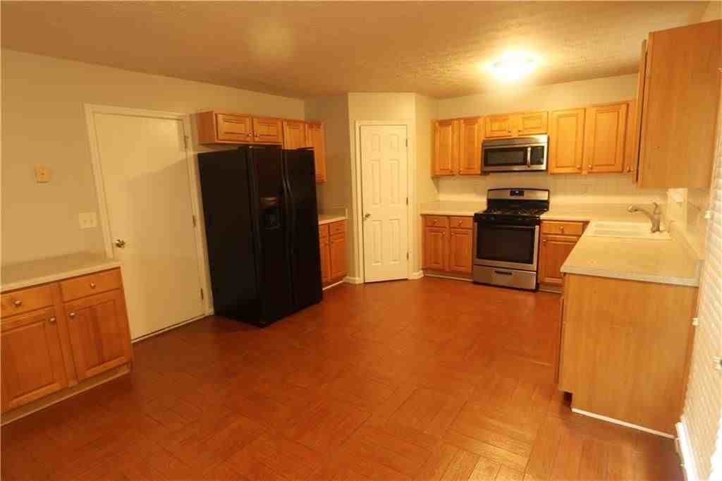 156 Shadowhill Ln - Photo 6 of 21