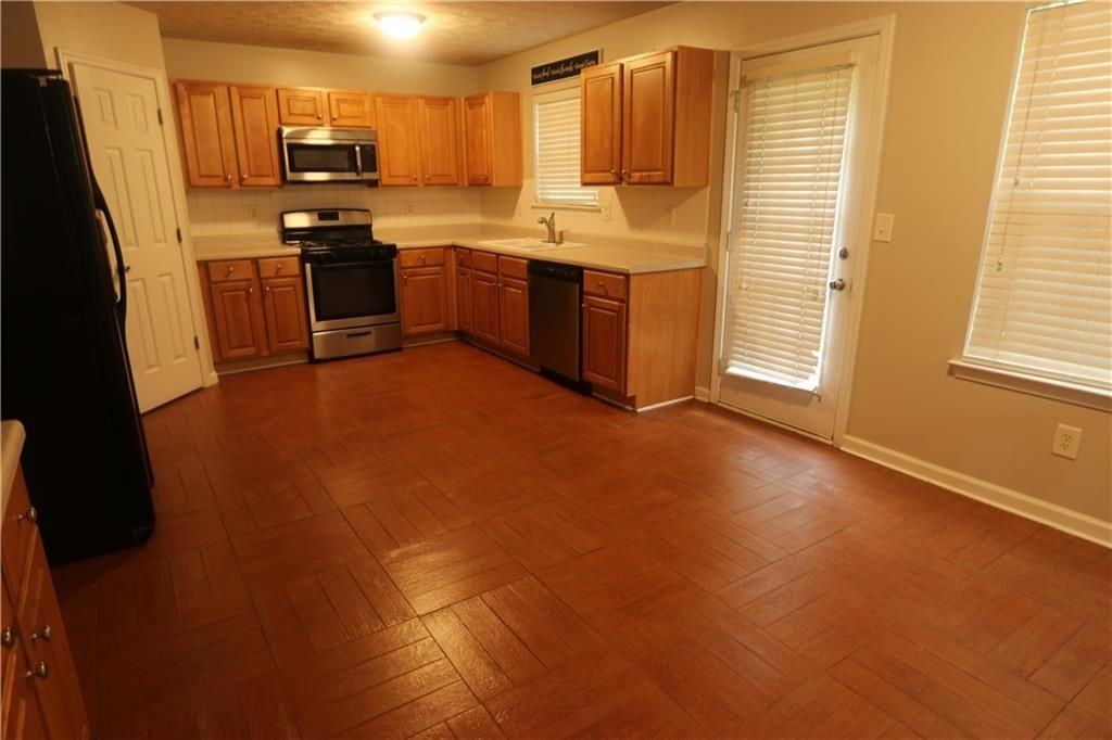 156 Shadowhill Ln - Photo 7 of 21