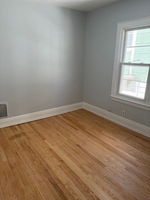 214 Craig St - Photo 6 of 8