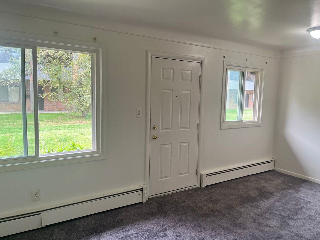 1919 Crooks Rd - Photo 2 of 9