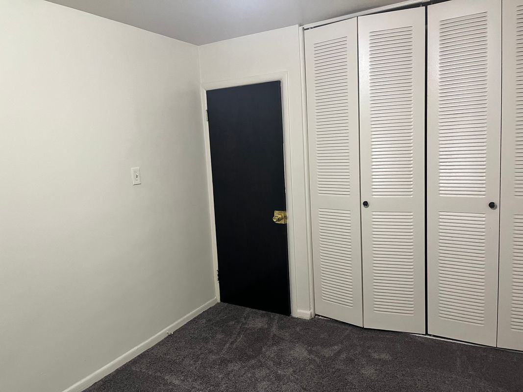 1919 Crooks Rd - Photo 6 of 9