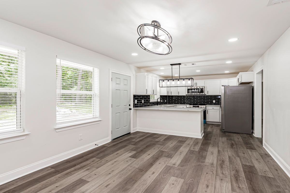 5255 Breckenridge Ave - Photo 2 of 3
