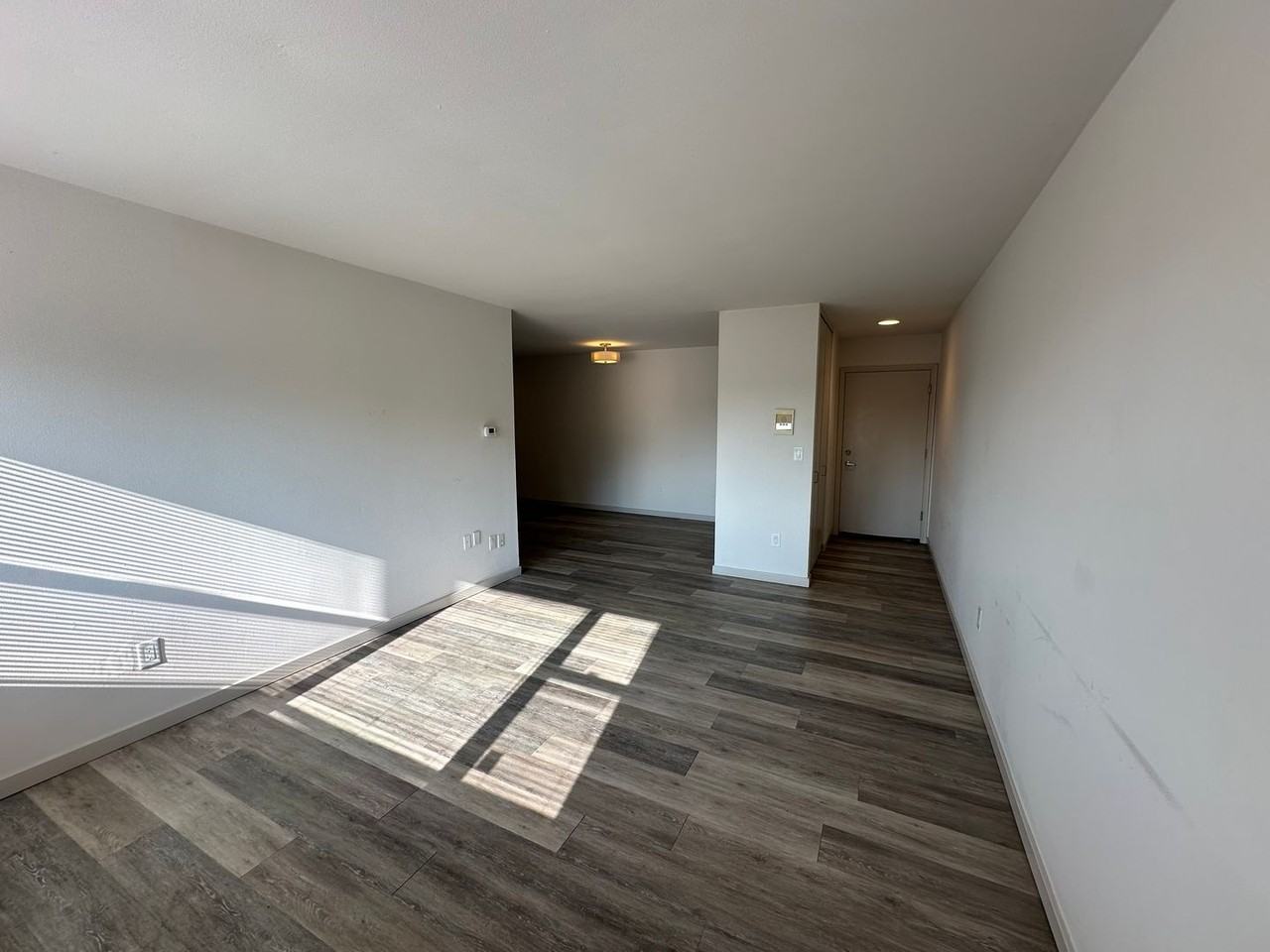 2867 S Kinnickinnic - Photo 3 of 23