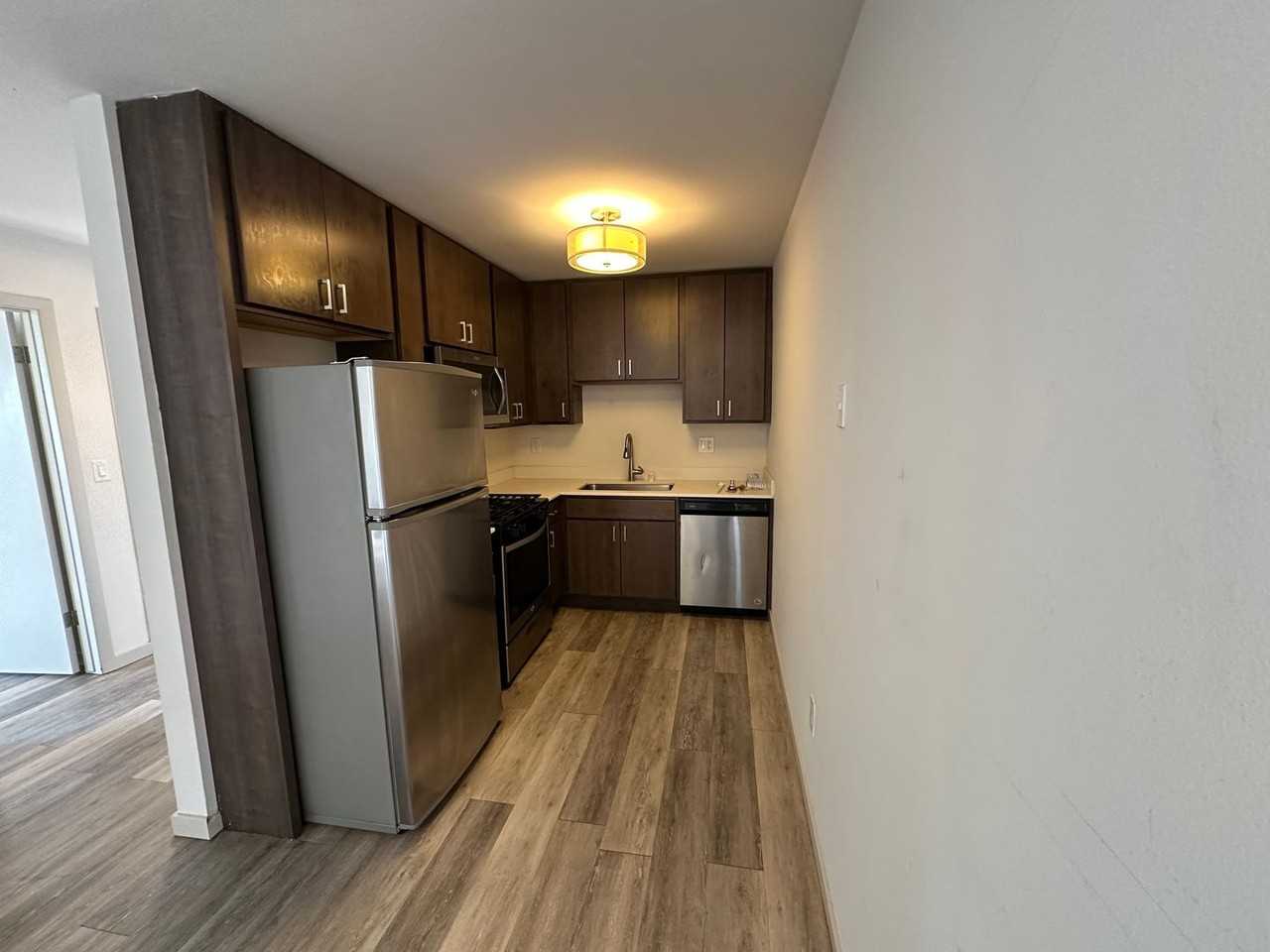 2867 S Kinnickinnic - Photo 5 of 23