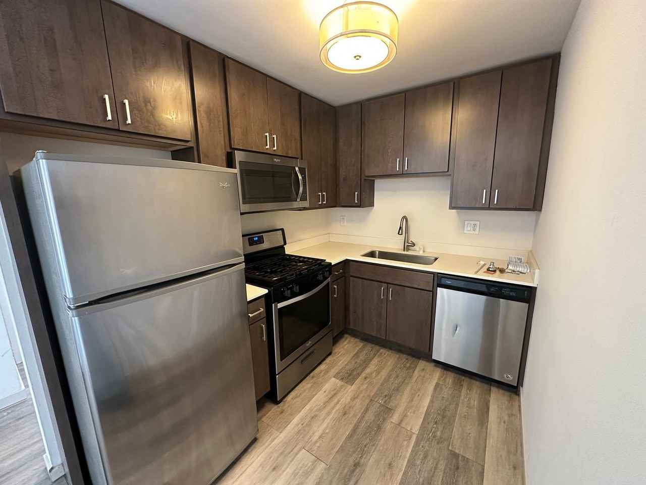 2867 S Kinnickinnic - Photo 6 of 23