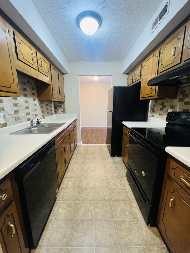 3854 Northeast Dr Apt D - Photo 7 of 18