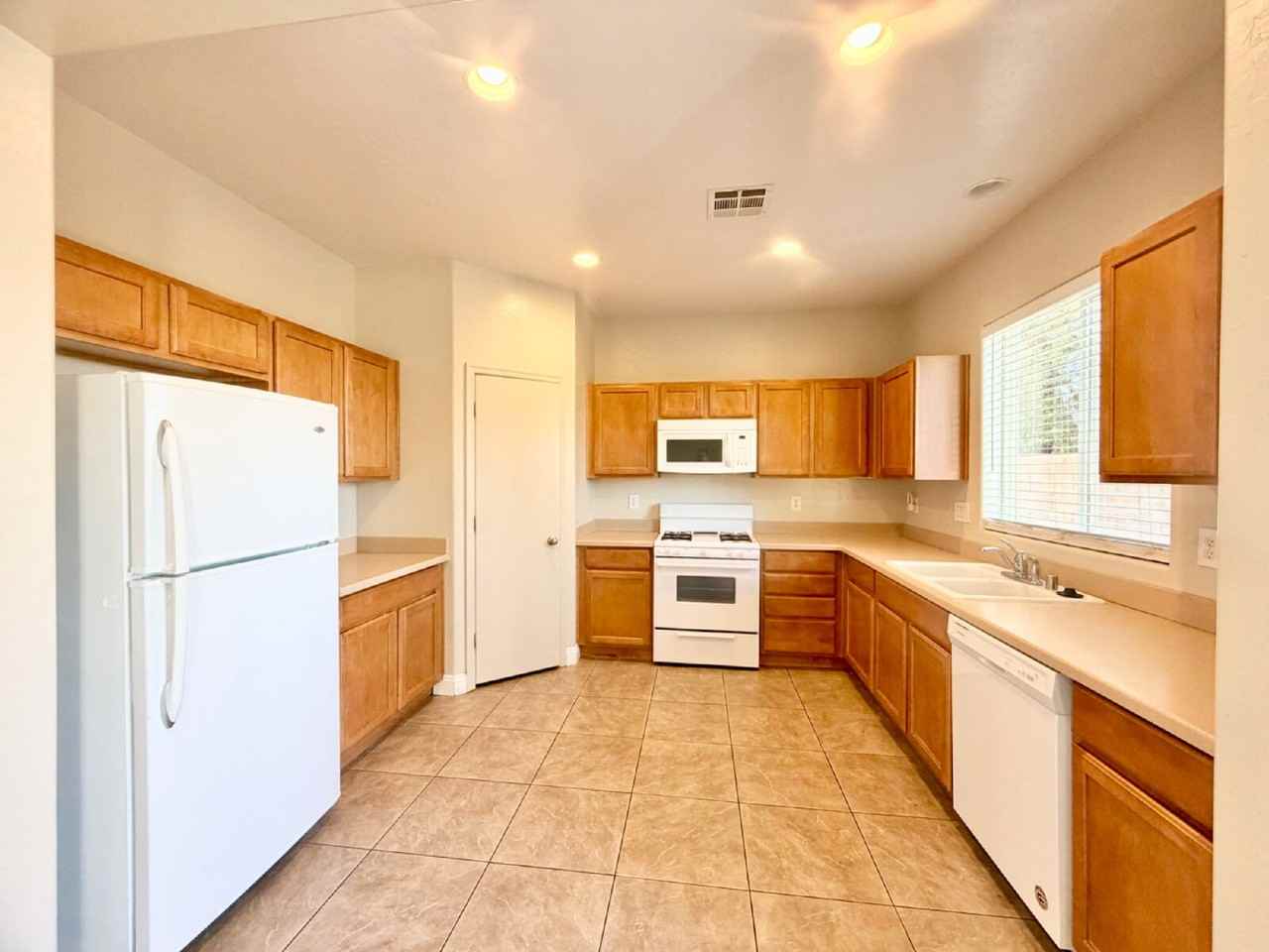 7109 Mercurio Ave - Photo 7 of 30
