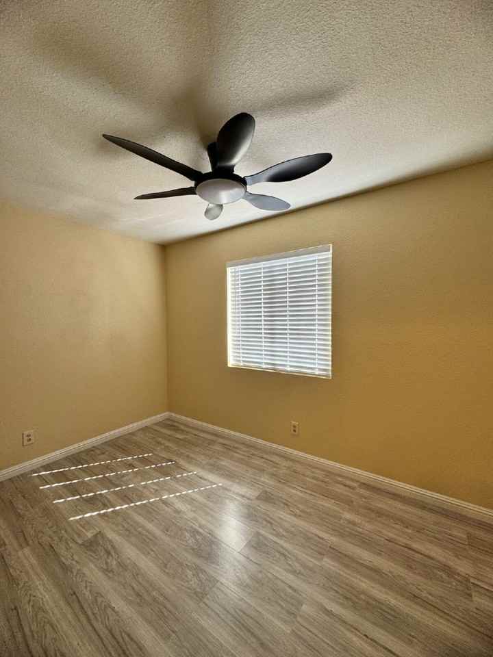 4300 El Como Way - Photo 4 of 22