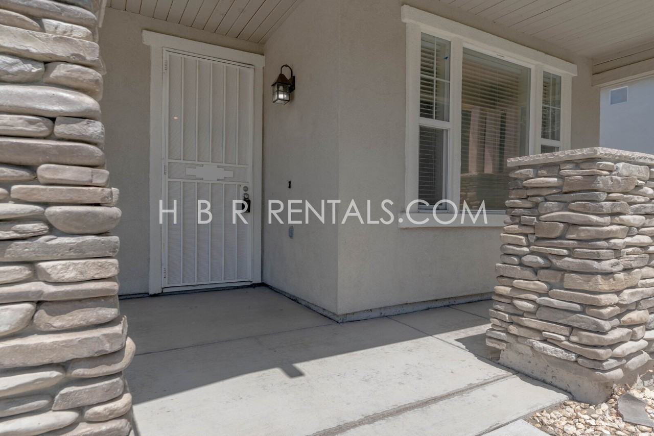 1825 Saint Moritz Ct - Photo 4 of 43