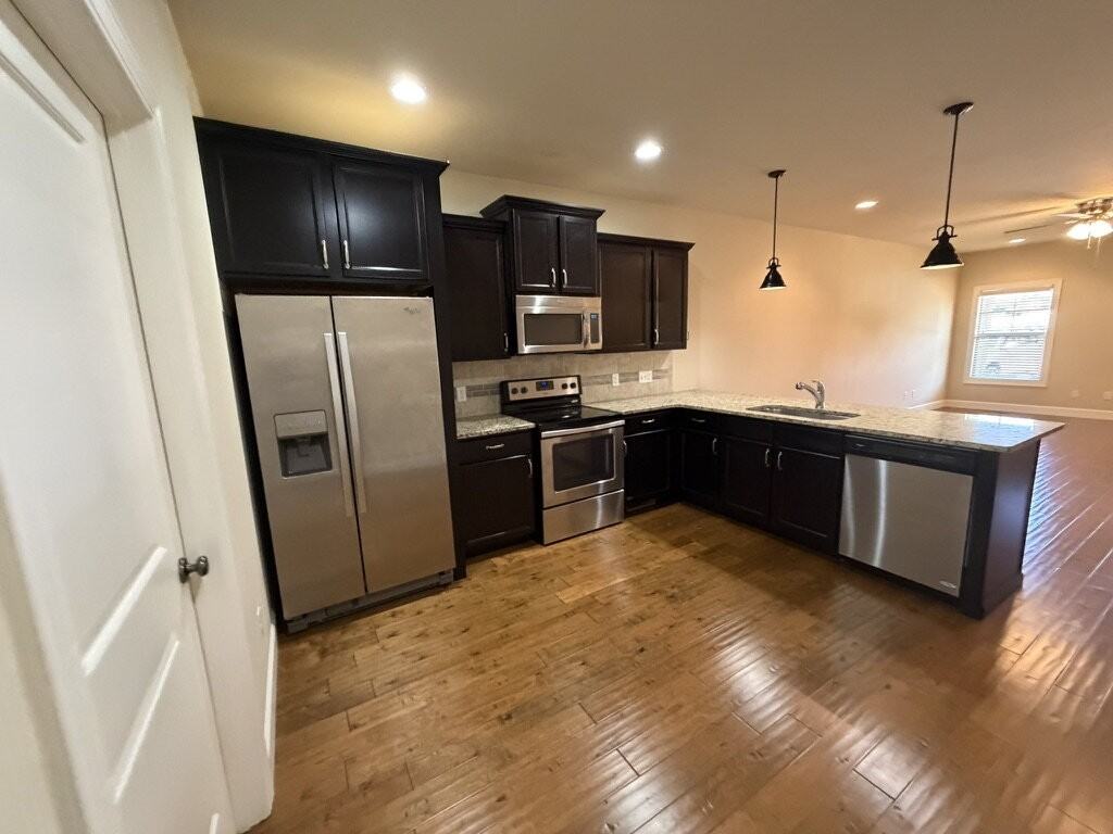 634 Cooper Sq - Photo 2 of 17