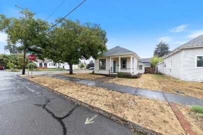 908 Se Shelton St - Photo 3 of 25