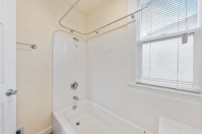 908 Se Shelton St - Photo 5 of 25