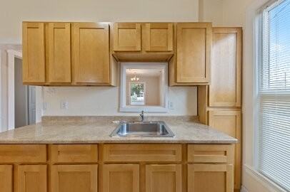 908 Se Shelton St - Photo 6 of 25