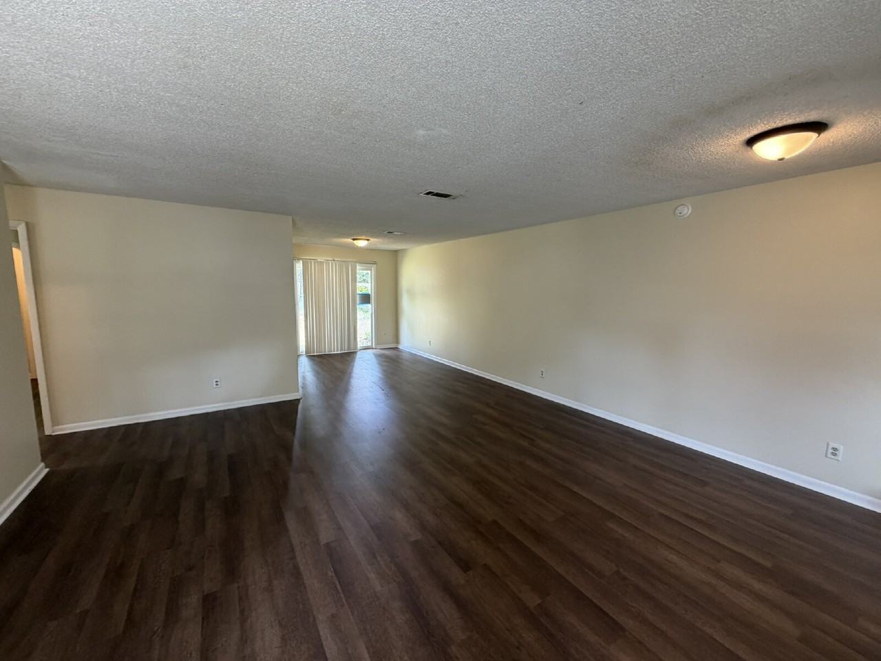 144 Cherokee Cir - Photo 2 of 10