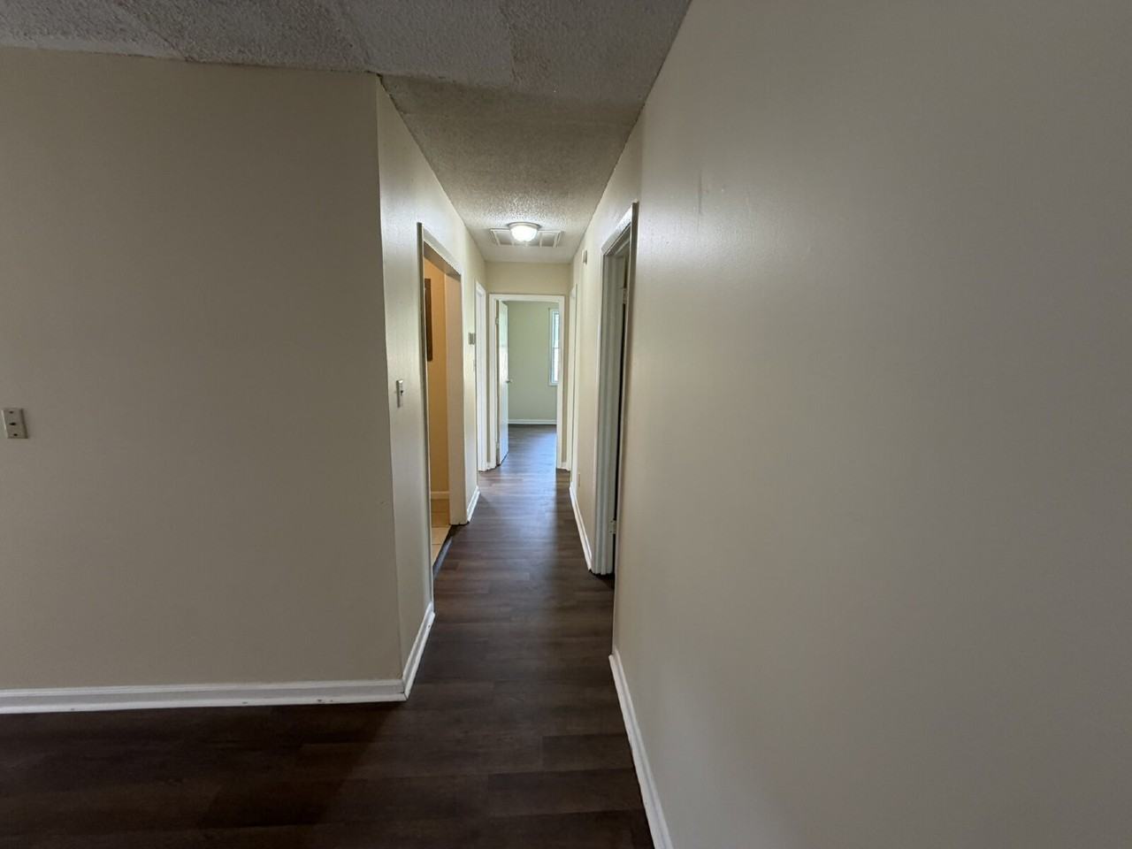 144 Cherokee Cir - Photo 4 of 10