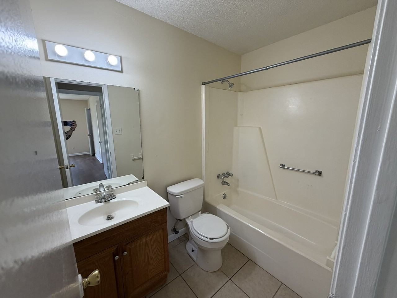 144 Cherokee Cir - Photo 6 of 10
