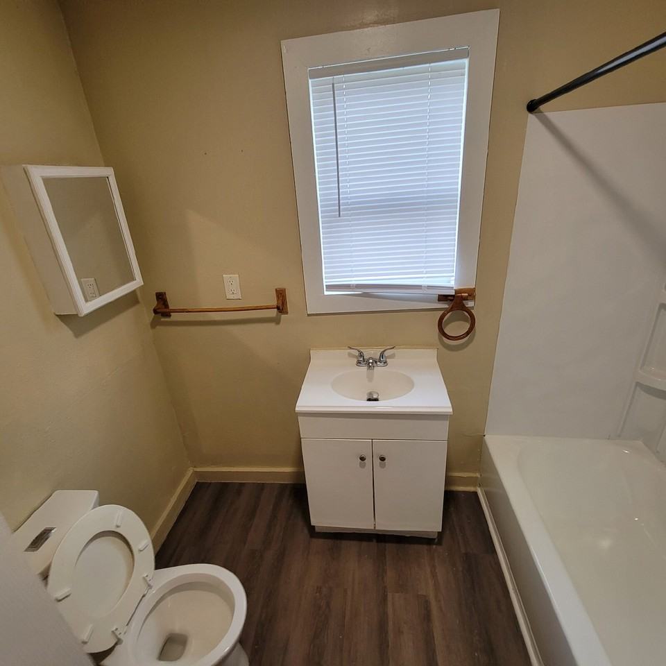 1728 Milburn St - Photo 2 of 6