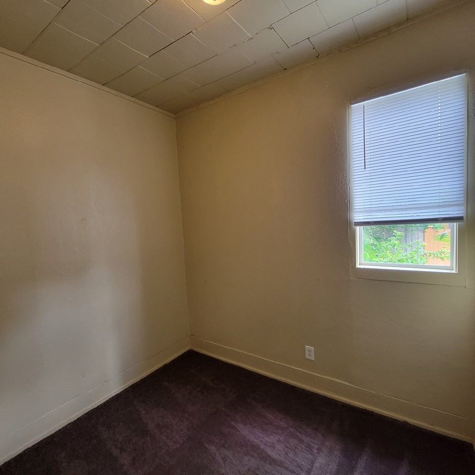 1728 Milburn St - Photo 4 of 6