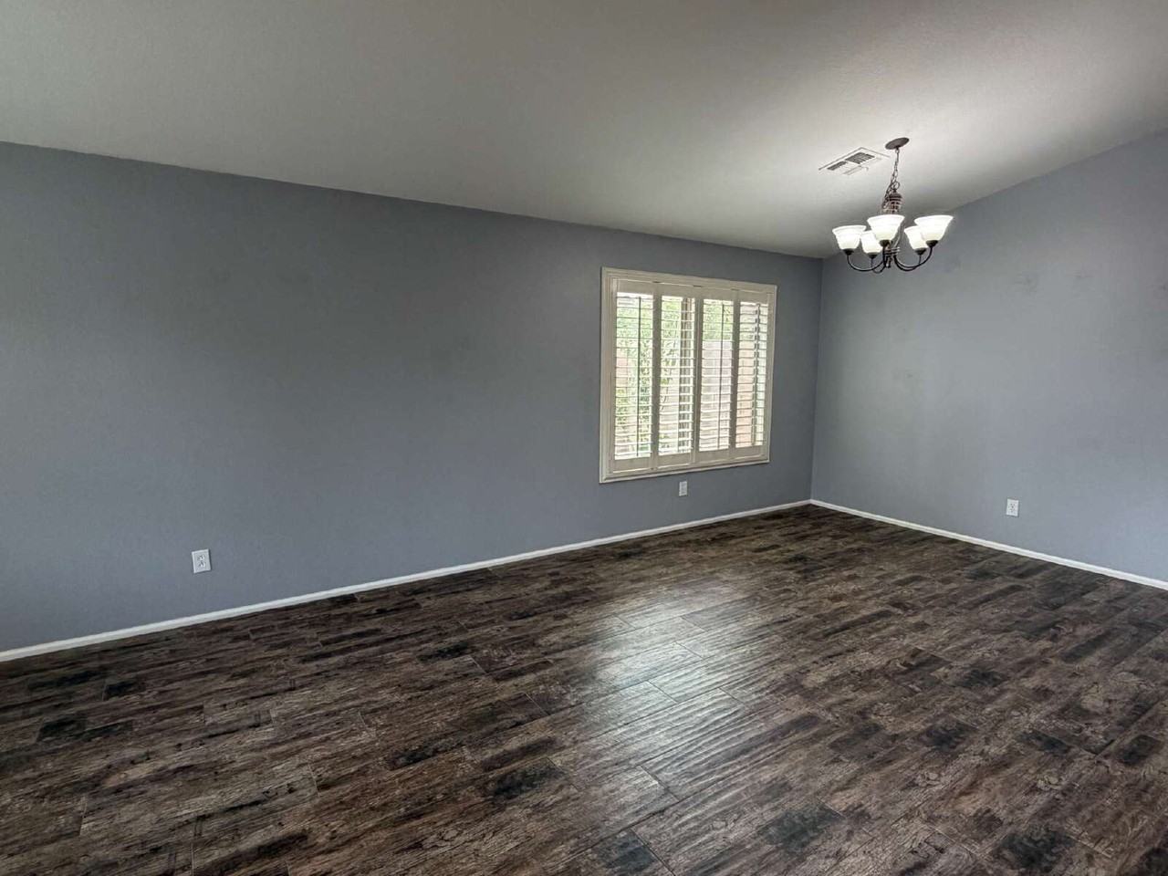 135 W Holstein Trl - Photo 2 of 19