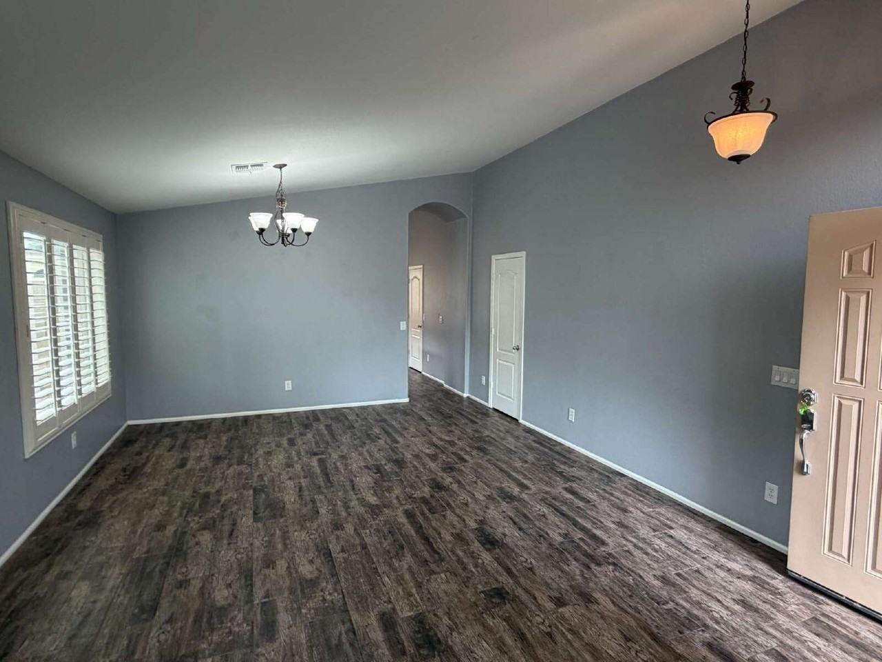 135 W Holstein Trl - Photo 3 of 19