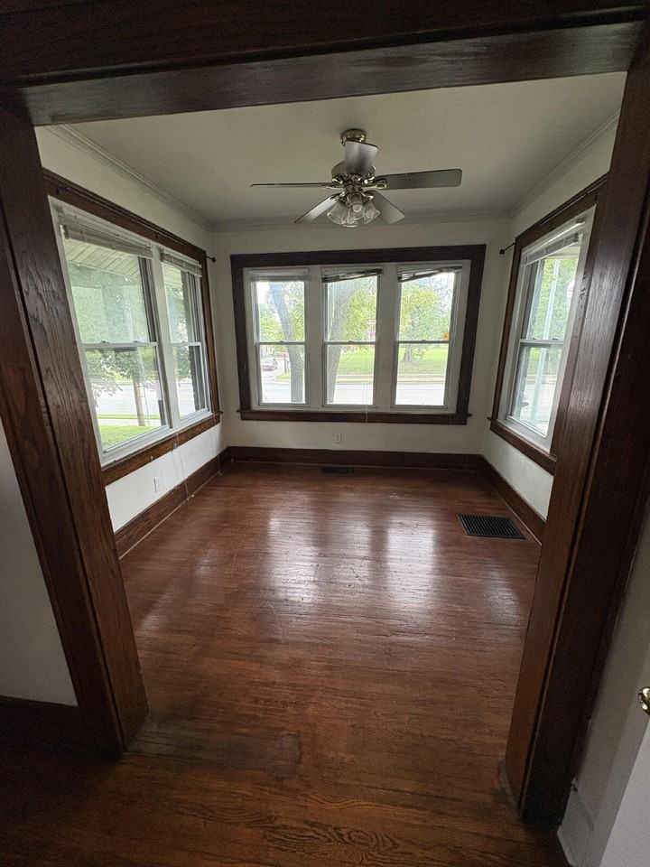 110 S College Ave - Photo 6 of 15
