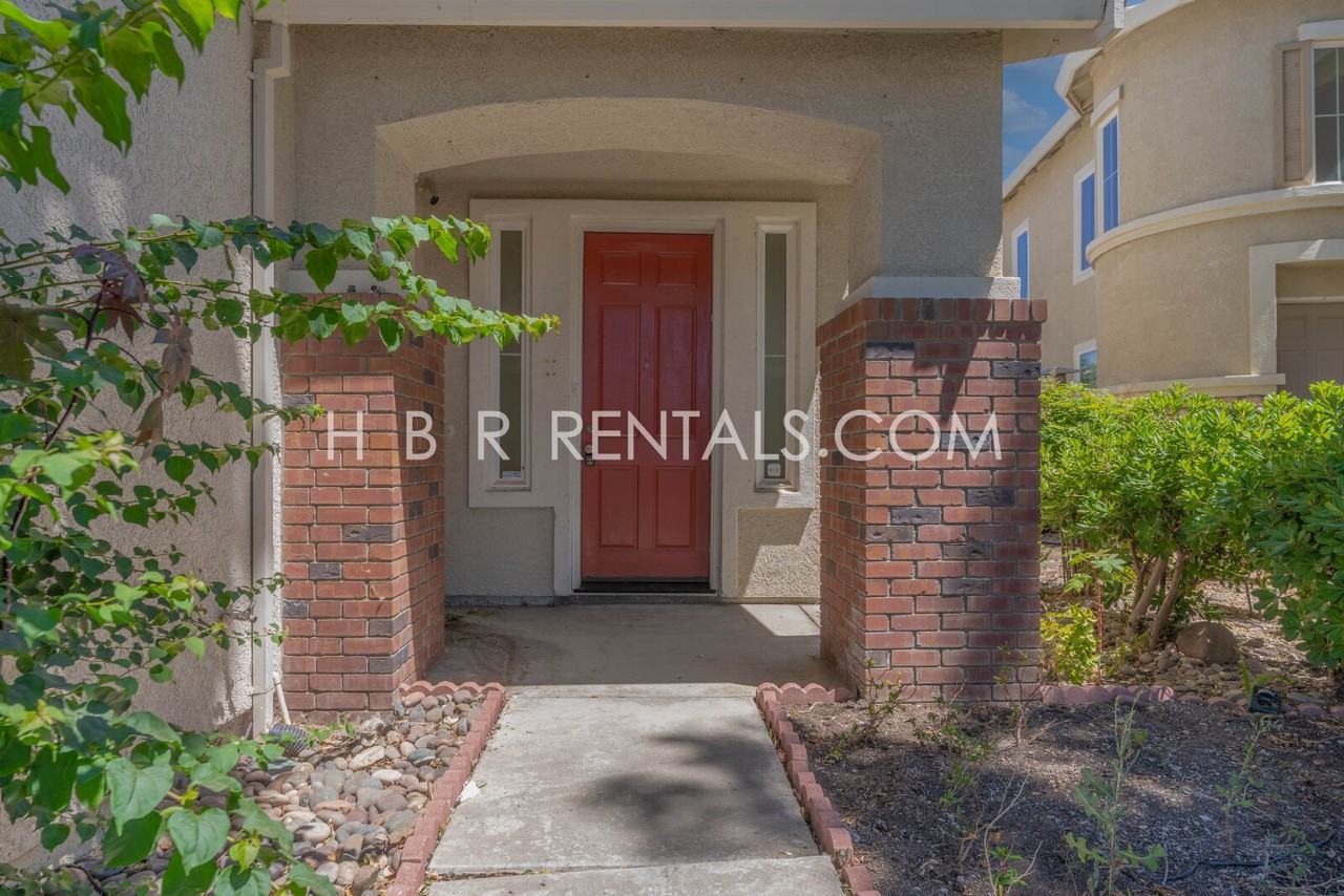 2417 Veneto Ln - Photo 4 of 41