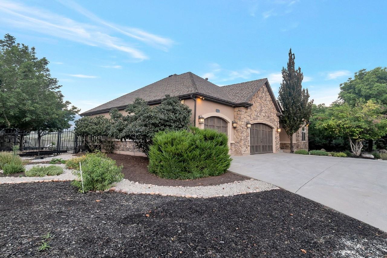 14637 S Woods Landing Ct - Photo 2 of 40