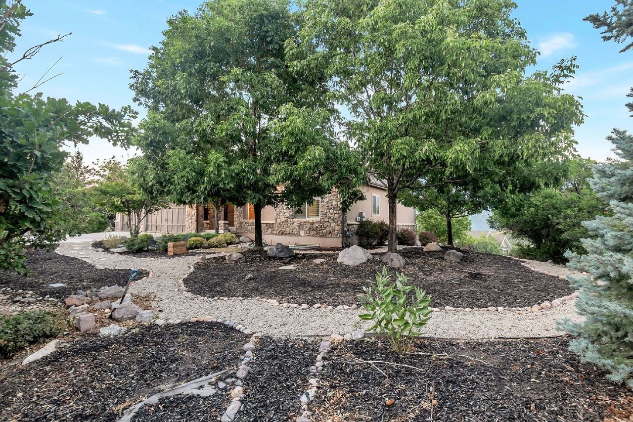 14637 S Woods Landing Ct - Photo 3 of 40