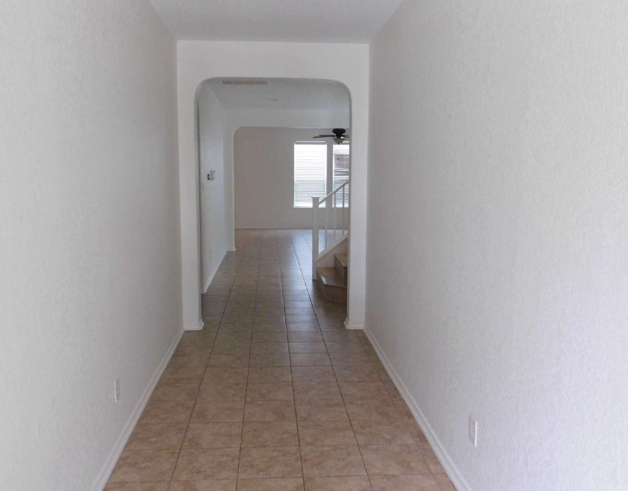 20719 Cape Coral - Photo 4 of 50