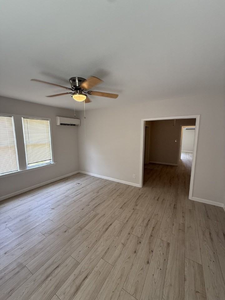 1008 Studewood St - Photo 2 of 6