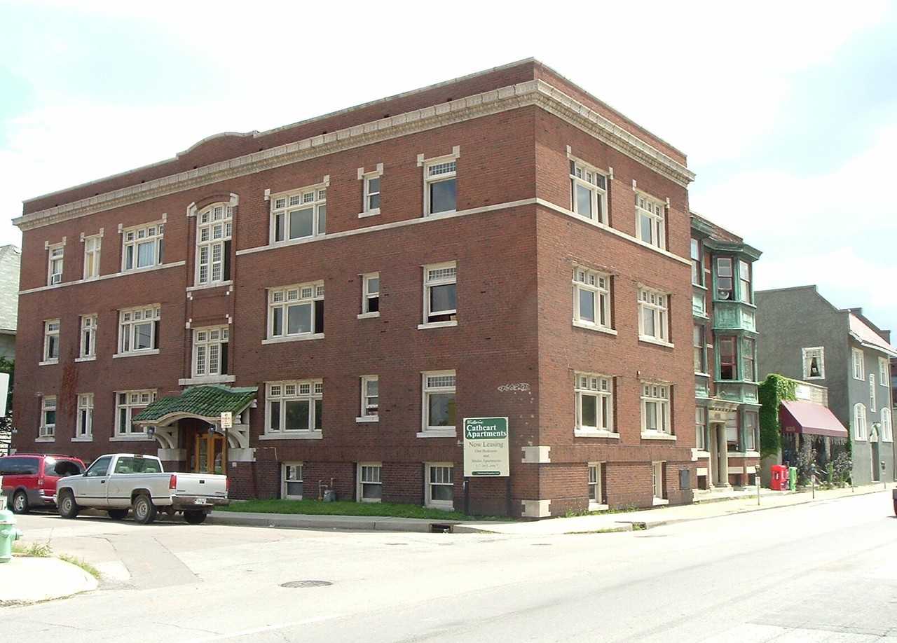 103 E 9th St #32