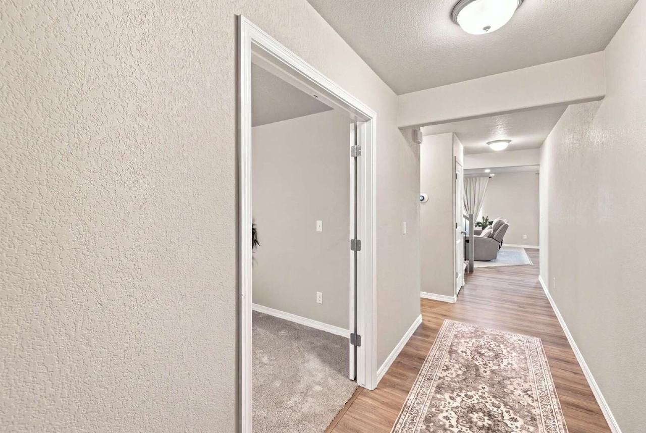 5072 Krueger Rd - Photo 4 of 50