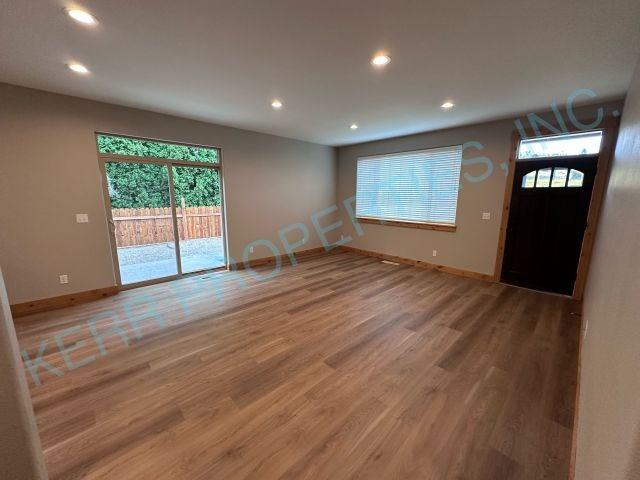 225 Ne Lucas Rd - Photo 2 of 21