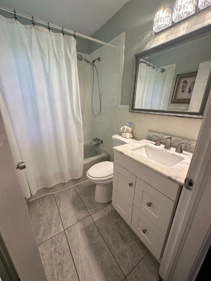 1900 Meadow Ln - Photo 5 of 27