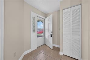 660 Royalty Ct - Photo 4 of 36