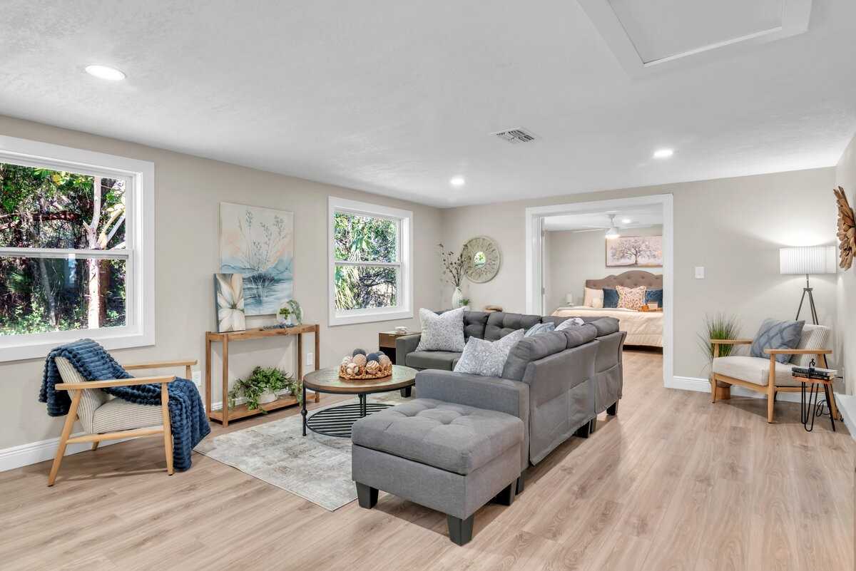 11416 Pine Forest Dr - Photo 3 of 49