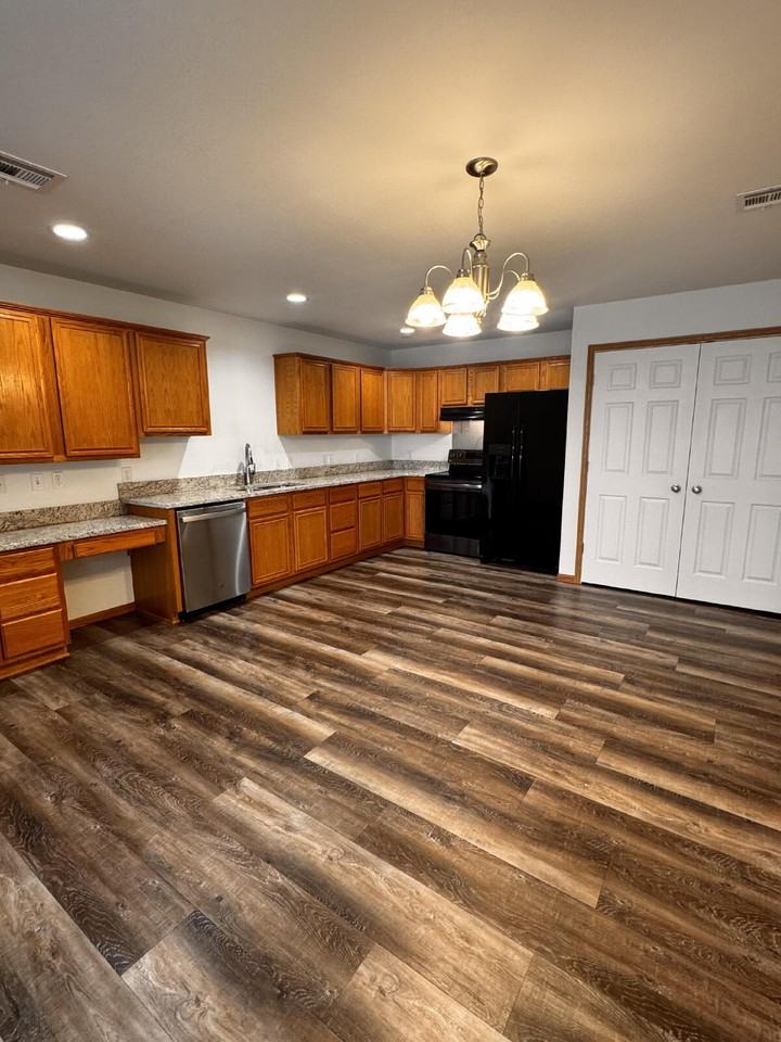19 Ashill Ln - Photo 4 of 17