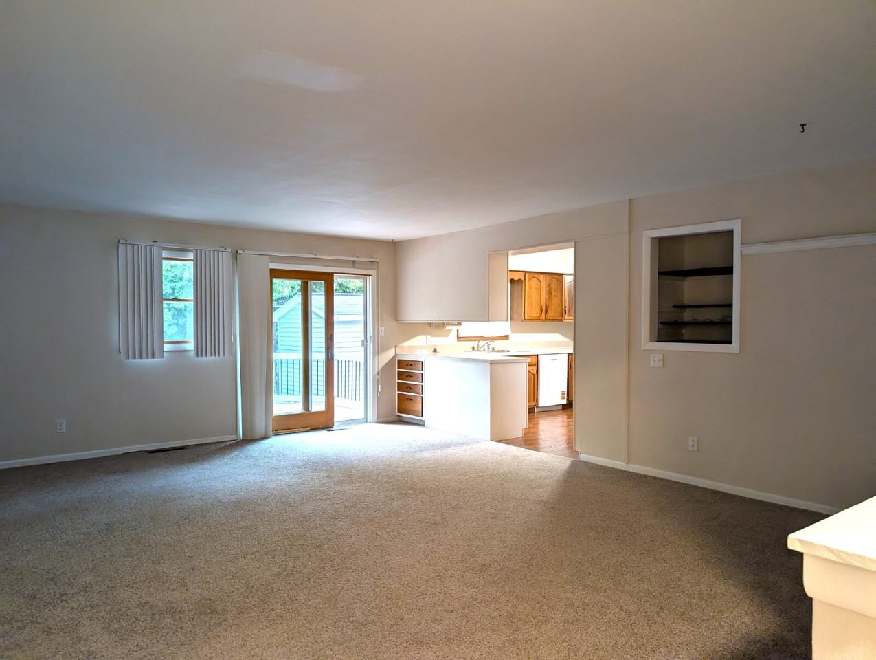 2408 S Gladys Ave - Photo 6 of 41