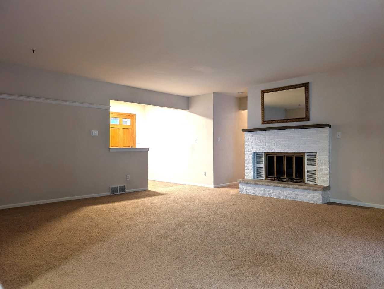 2408 S Gladys Ave - Photo 7 of 41
