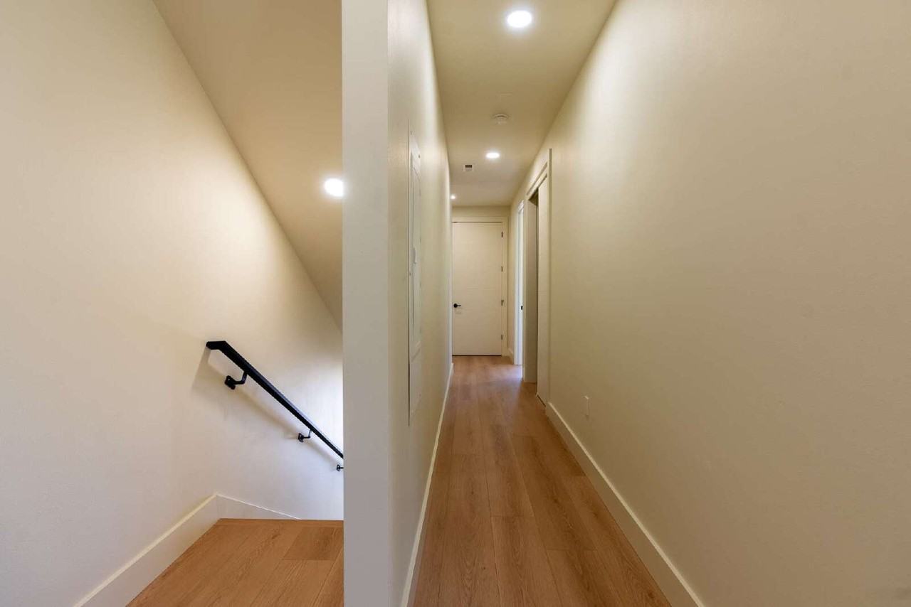 822 W 22nd Ave - Photo 7 of 50