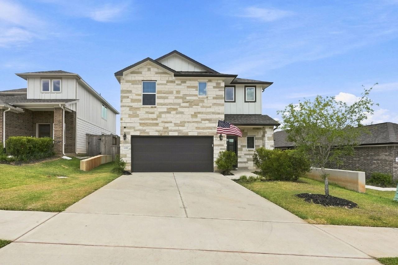 1734 Cayden Oak Ln - Photo 2 of 25