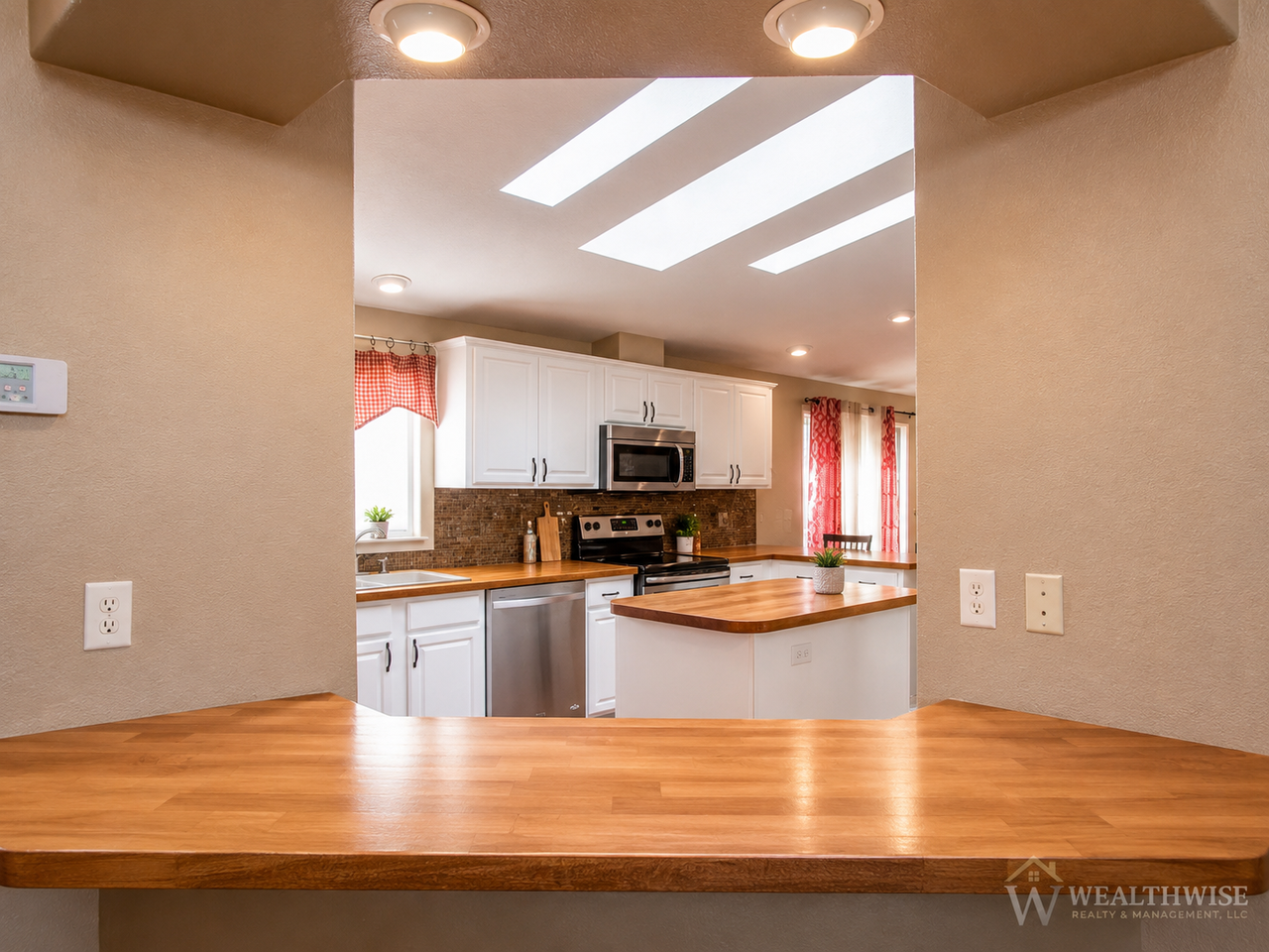 12540 N Kalama Cir - Photo 2 of 24