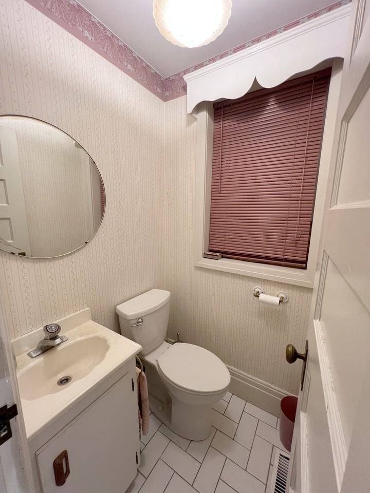 119 Hogarth Avenue - Photo 6 of 16