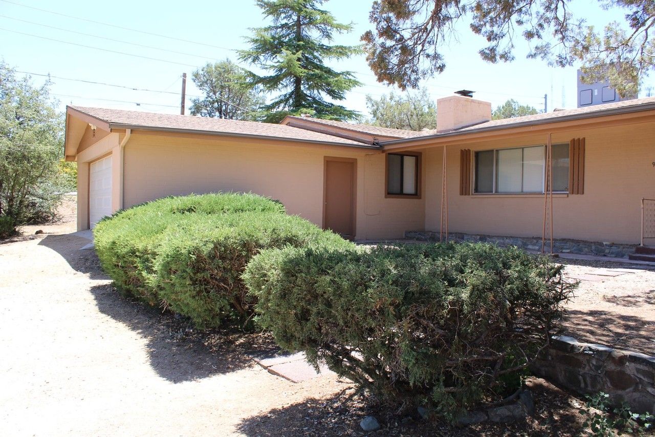 903 Green Ln - Photo 2 of 22