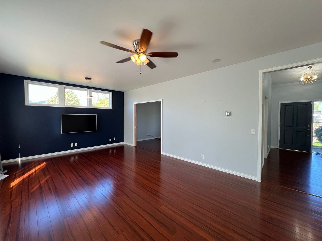1592 Kingston Way - Photo 3 of 39