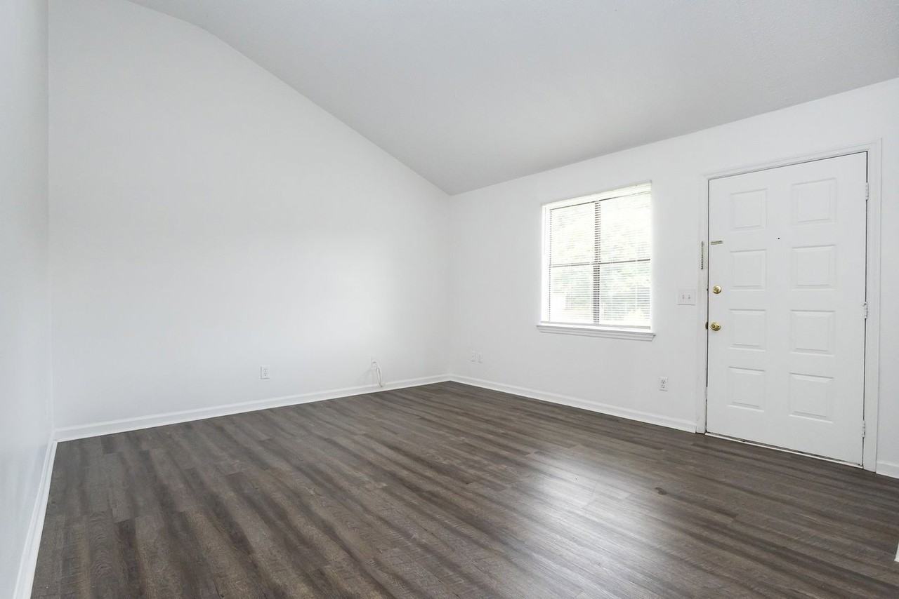 26 Nicole Ln - Photo 6 of 14