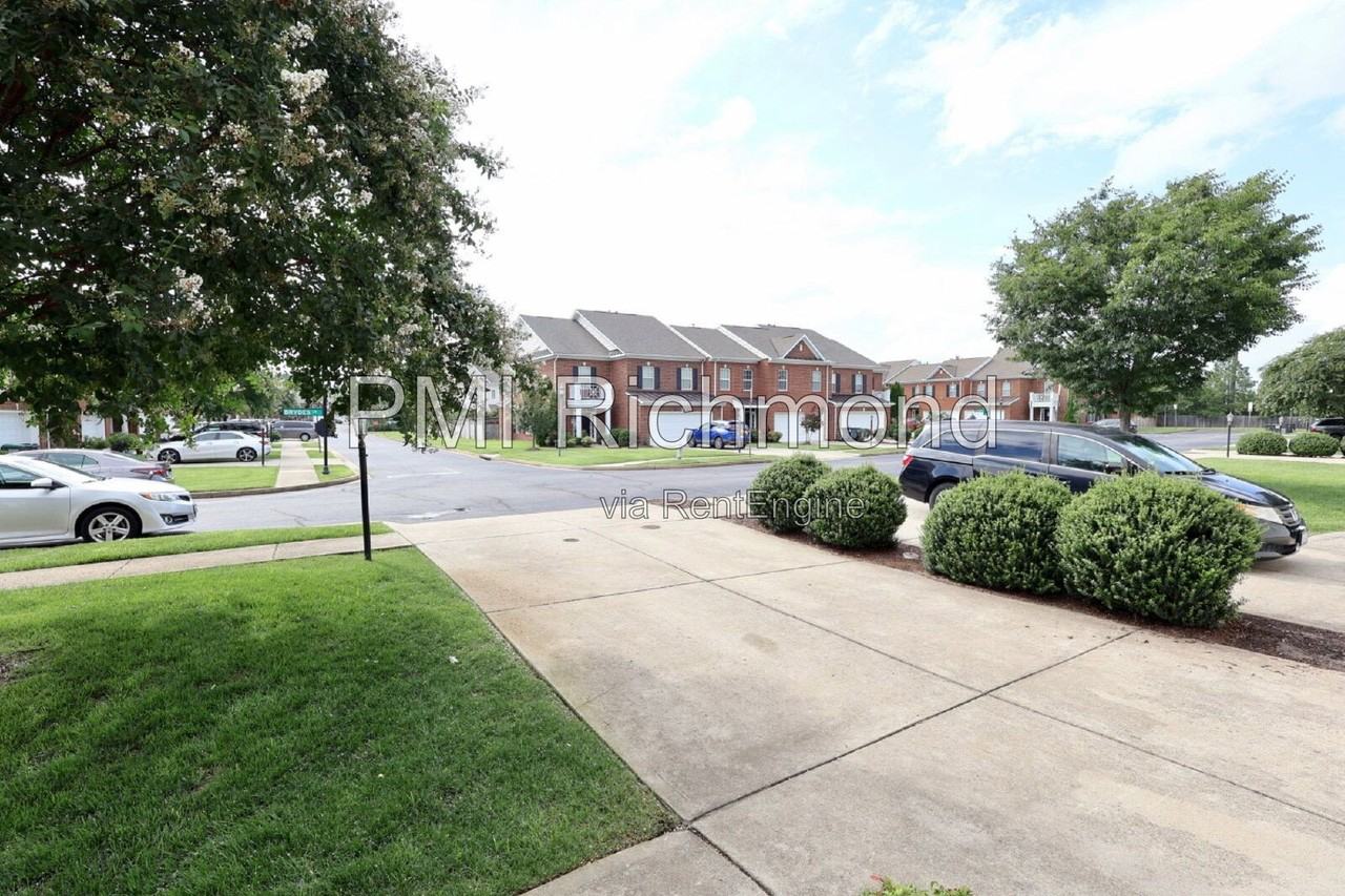 4707 Brydes Ln - Photo 2 of 29